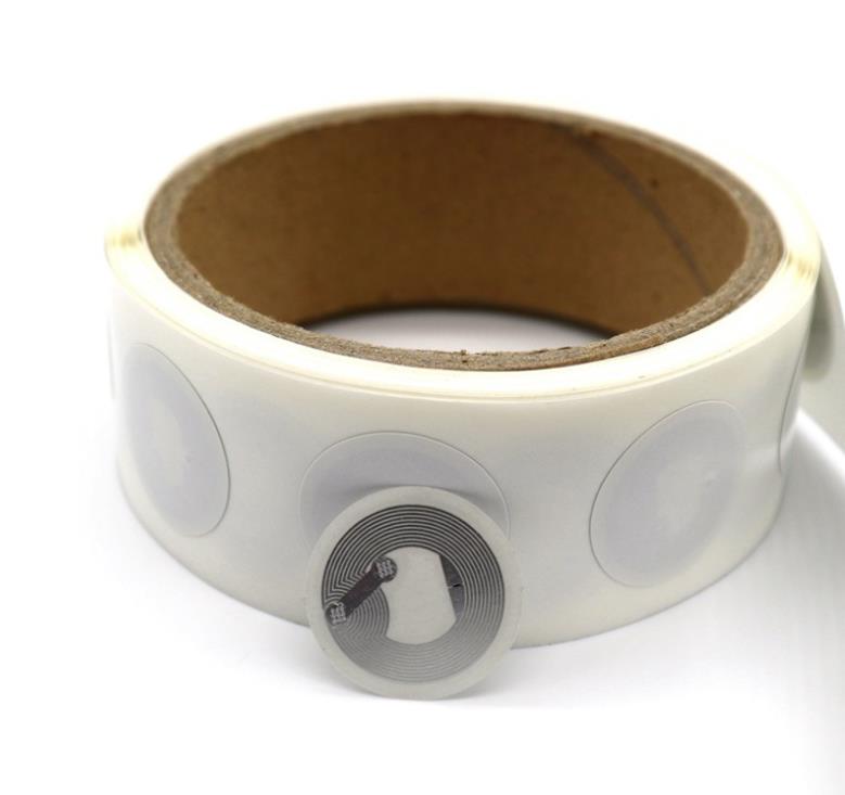 NFC標(biāo)簽NTAG215芯片大容量存儲(chǔ)碰碰貼智能營(yíng)銷互動(dòng)標(biāo)簽定制